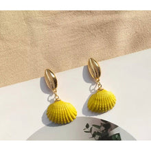 Load image into Gallery viewer, Shell Studs